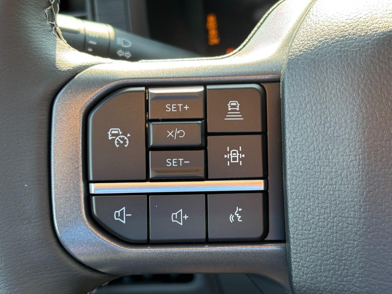 Ford F-150 Vehicle Full-screen Gallery Image 19