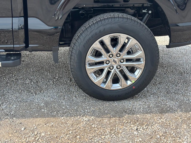 Ford F-150 Vehicle Full-screen Gallery Image 12