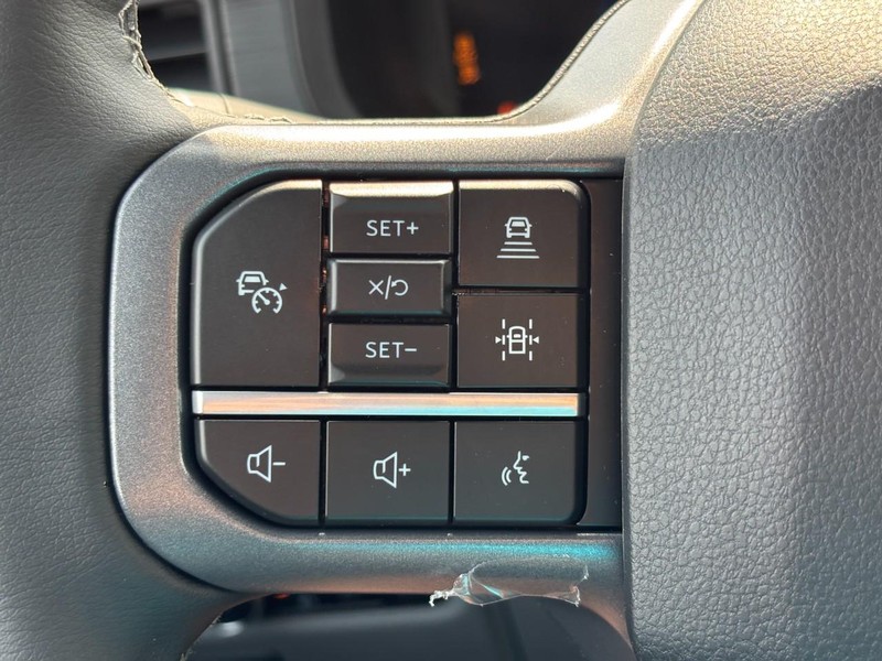 Ford F-150 Vehicle Full-screen Gallery Image 19