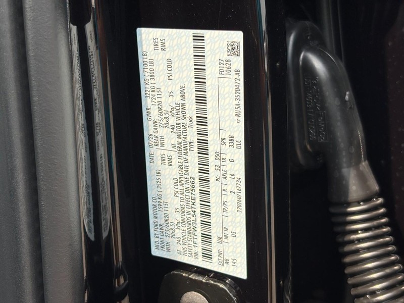 Ford F-150 Vehicle Full-screen Gallery Image 26