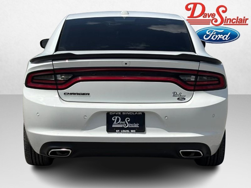 Dodge Charger Vehicle Full-screen Gallery Image 06