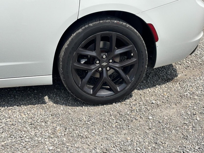 Dodge Charger Vehicle Full-screen Gallery Image 10