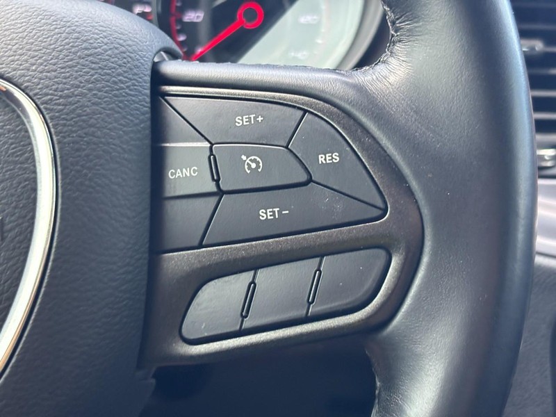 Dodge Charger Vehicle Full-screen Gallery Image 18