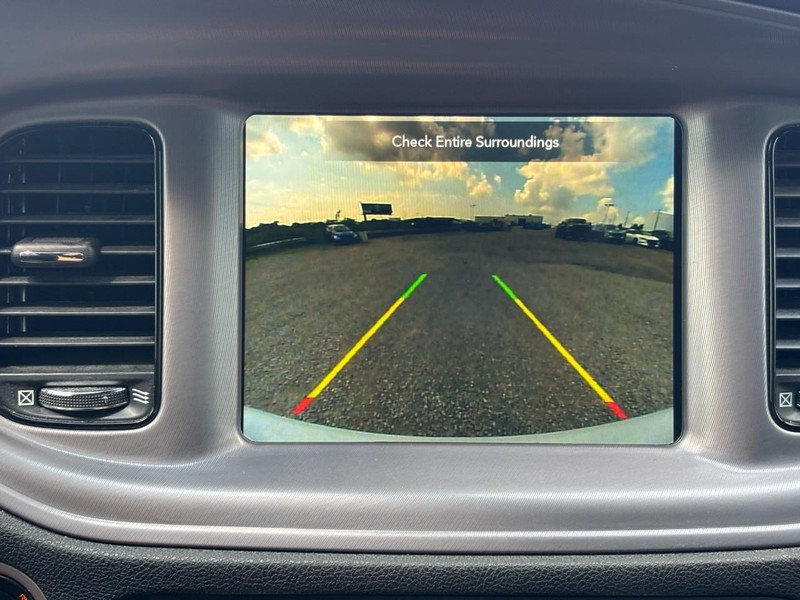 Dodge Charger Vehicle Full-screen Gallery Image 21