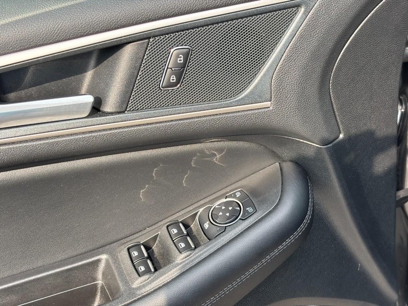 Ford Edge Vehicle Full-screen Gallery Image 18