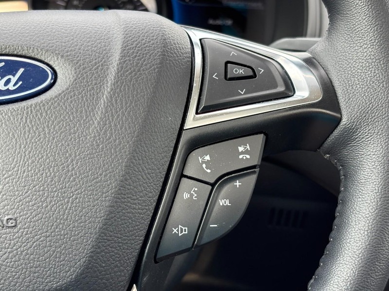 Ford Edge Vehicle Full-screen Gallery Image 20
