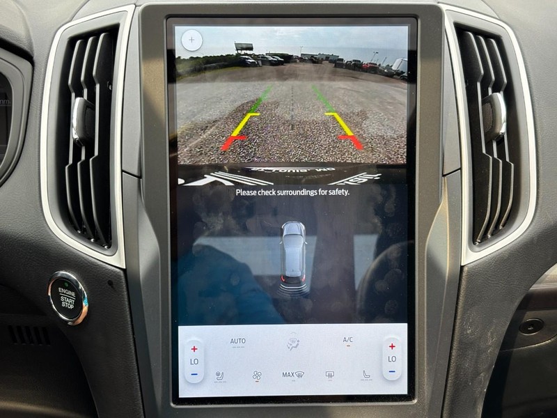 Ford Edge Vehicle Full-screen Gallery Image 23
