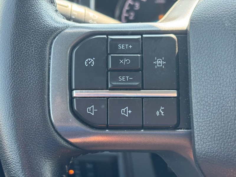 Ford F-150 Vehicle Full-screen Gallery Image 19
