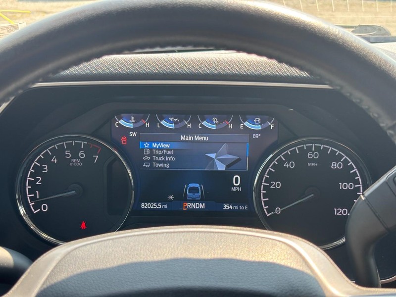 Ford F-150 Vehicle Full-screen Gallery Image 21