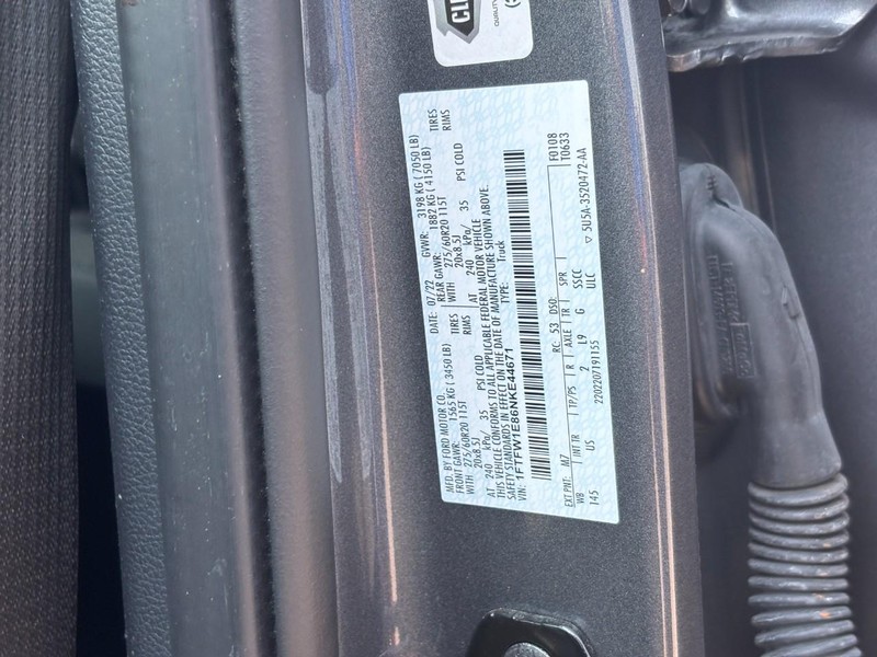 Ford F-150 Vehicle Full-screen Gallery Image 25
