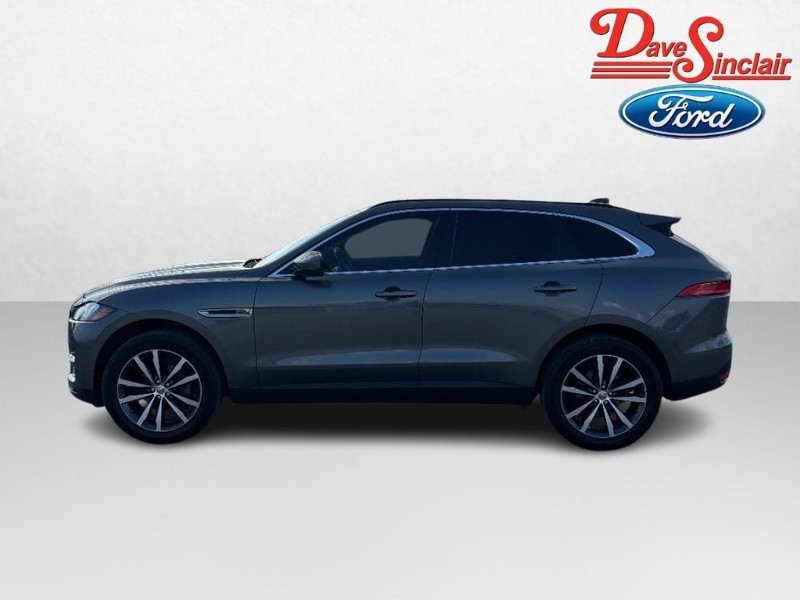 Jaguar F-Pace Vehicle Full-screen Gallery Image 10