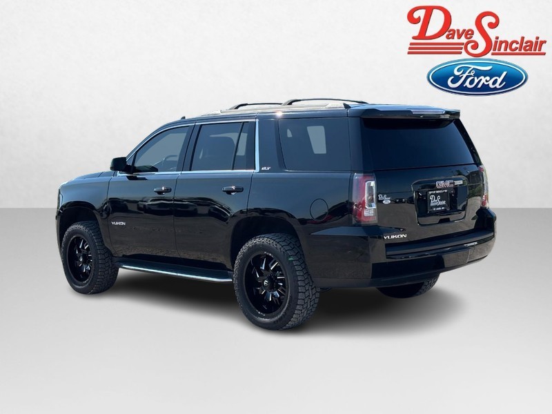 GMC Yukon Vehicle Image 09