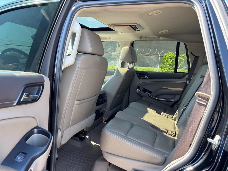 GMC Yukon Vehicle Image 14