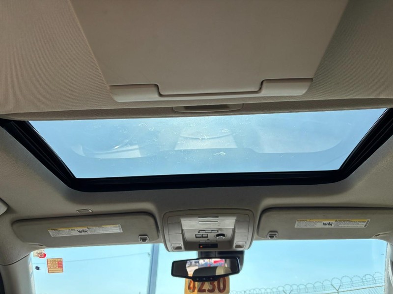 GMC Yukon Vehicle Image 15