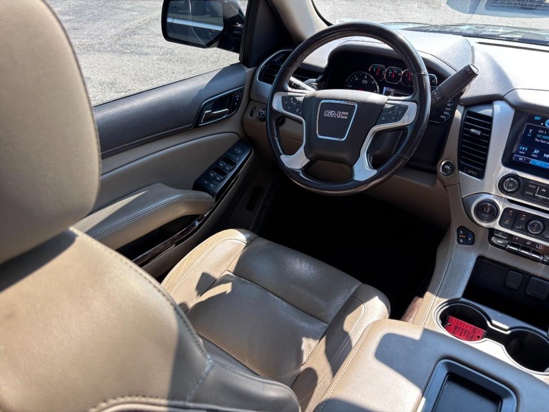 GMC Yukon Vehicle Image 16