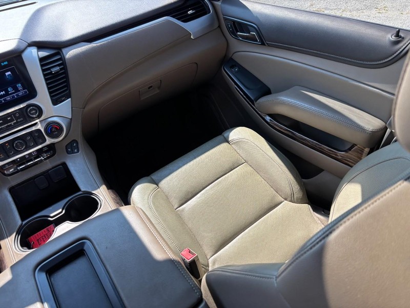GMC Yukon Vehicle Image 18