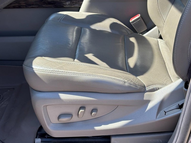GMC Yukon Vehicle Image 19
