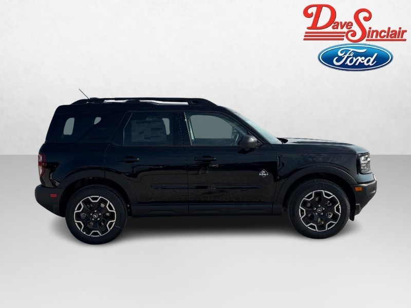 Ford Bronco Sport Vehicle Full-screen Gallery Image 05