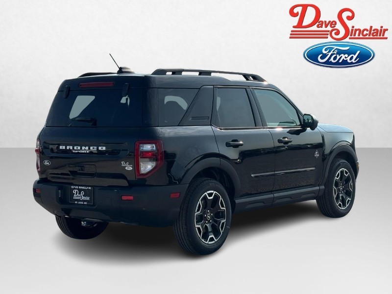 Ford Bronco Sport Vehicle Full-screen Gallery Image 07