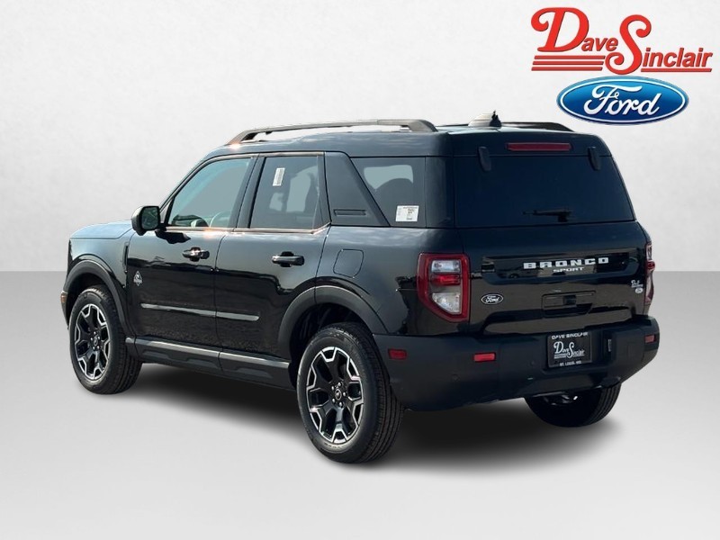 Ford Bronco Sport Vehicle Full-screen Gallery Image 09
