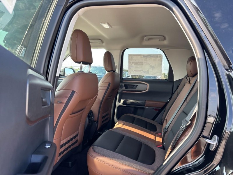 Ford Bronco Sport Vehicle Full-screen Gallery Image 13