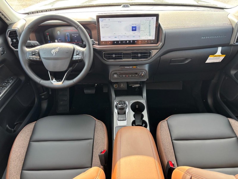Ford Bronco Sport Vehicle Full-screen Gallery Image 15