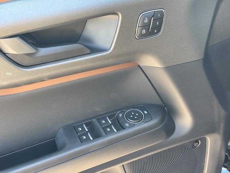 Ford Bronco Sport Vehicle Full-screen Gallery Image 18