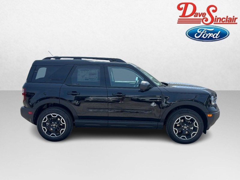 Ford Bronco Sport Vehicle Full-screen Gallery Image 05
