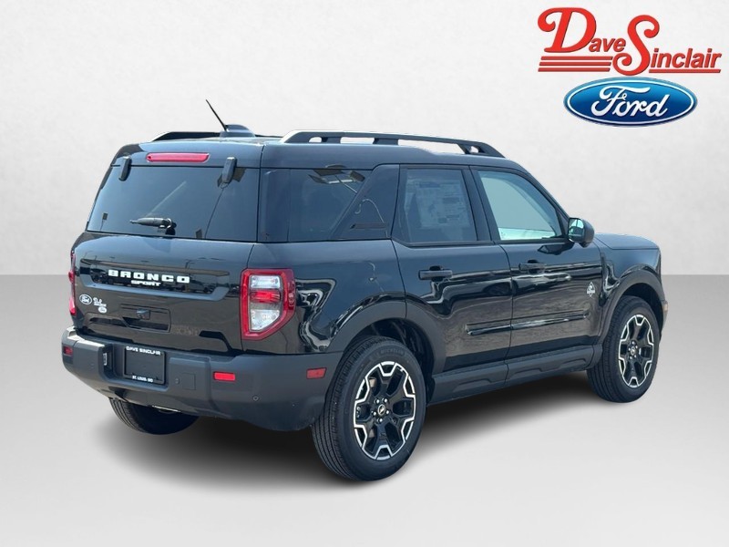 Ford Bronco Sport Vehicle Full-screen Gallery Image 07