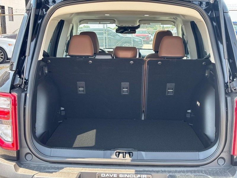 Ford Bronco Sport Vehicle Full-screen Gallery Image 11