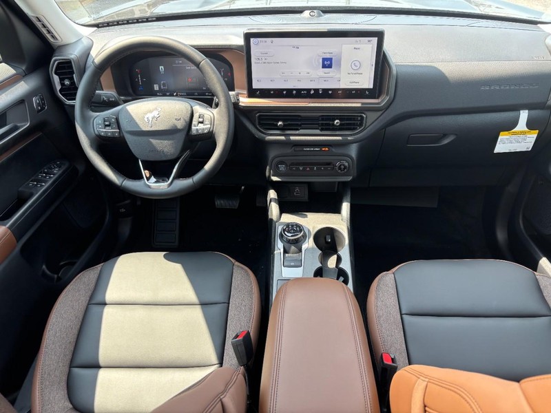 Ford Bronco Sport Vehicle Full-screen Gallery Image 16
