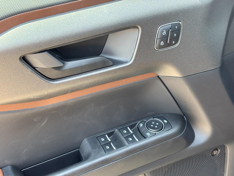 Ford Bronco Sport Vehicle Full-screen Gallery Image 19
