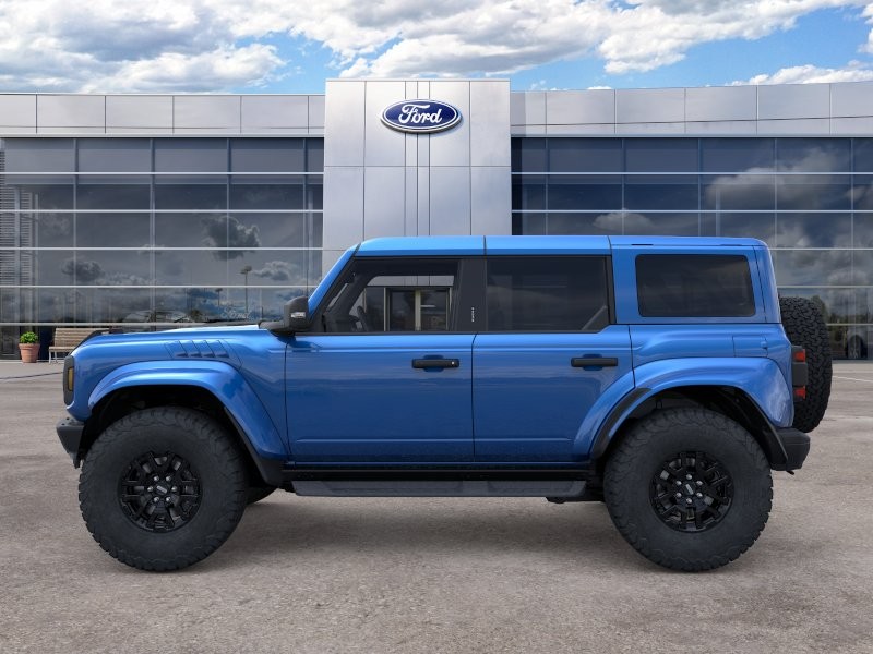 Ford Bronco Vehicle Full-screen Gallery Image 04