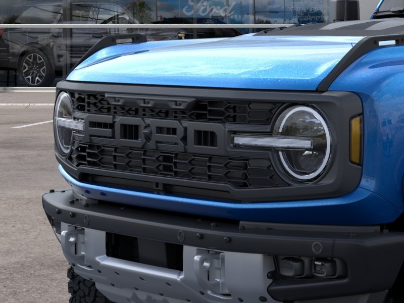 Ford Bronco Vehicle Full-screen Gallery Image 21