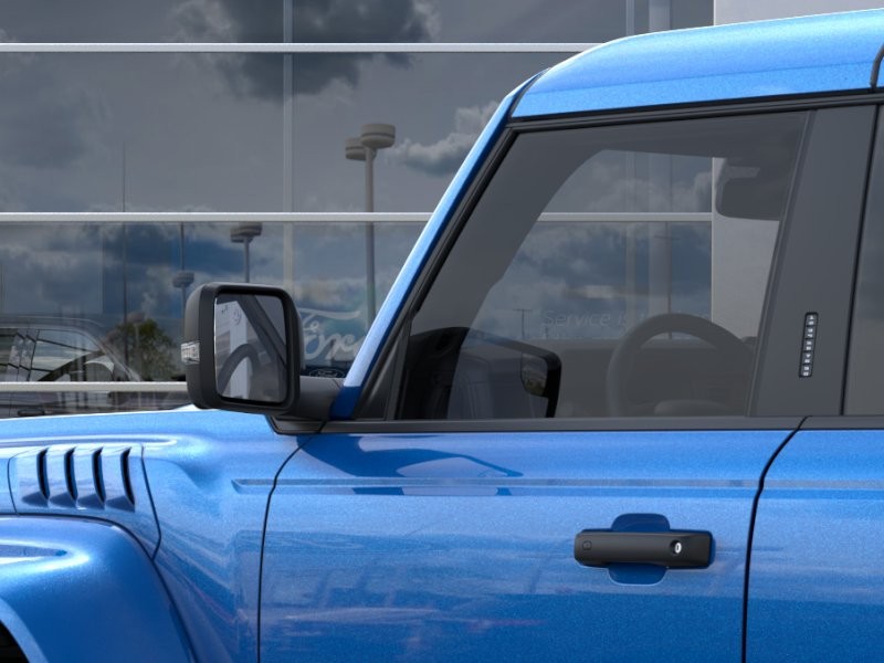 Ford Bronco Vehicle Full-screen Gallery Image 24