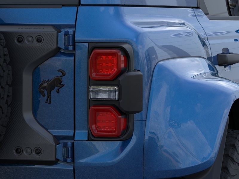 Ford Bronco Vehicle Full-screen Gallery Image 25