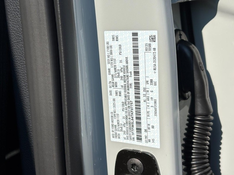 Ford F-150 Vehicle Full-screen Gallery Image 26