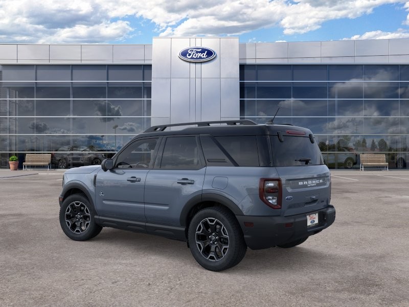 Ford Bronco Sport Vehicle Full-screen Gallery Image 05