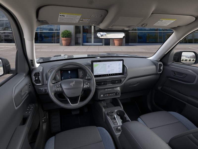 Ford Bronco Sport Vehicle Full-screen Gallery Image 11
