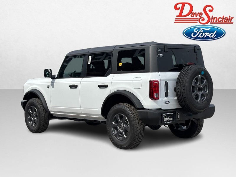 Ford Bronco Vehicle Full-screen Gallery Image 09