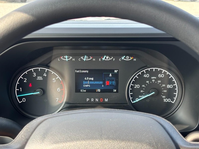Ford Super Duty F-250 SRW Vehicle Full-screen Gallery Image 18