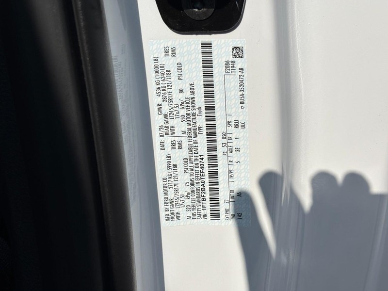 Ford Super Duty F-250 SRW Vehicle Full-screen Gallery Image 22