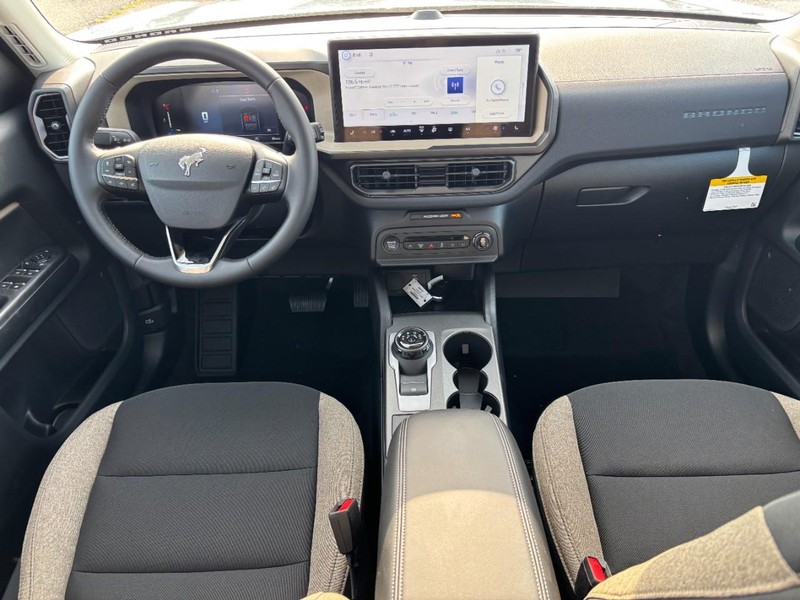 Ford Bronco Sport Vehicle Full-screen Gallery Image 15
