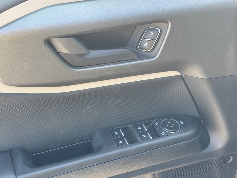 Ford Bronco Sport Vehicle Full-screen Gallery Image 18