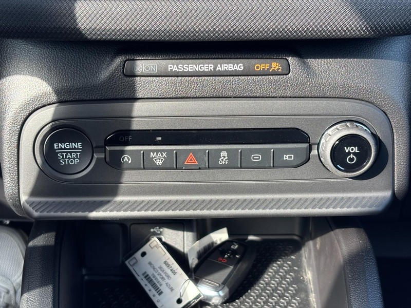 Ford Bronco Sport Vehicle Full-screen Gallery Image 24