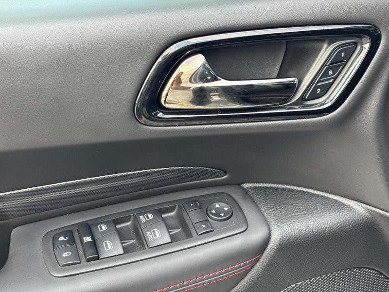 Dodge Durango Vehicle Full-screen Gallery Image 17