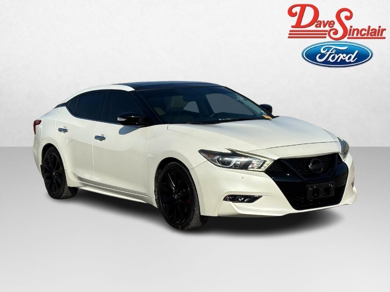 Nissan Maxima Vehicle Full-screen Gallery Image 04