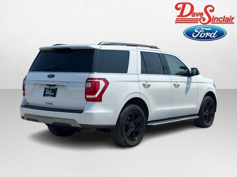Ford Expedition Vehicle Full-screen Gallery Image 07