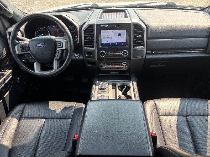 Ford Expedition Vehicle Full-screen Gallery Image 16