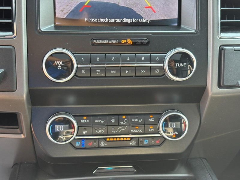 Ford Expedition Vehicle Full-screen Gallery Image 25